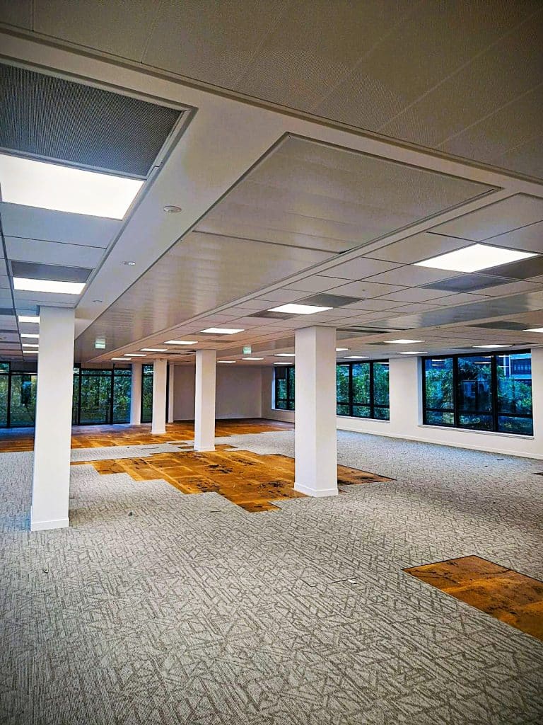 travaux aménagement de bureaux DHL LA-PLAINE-SAINT-DENIS (93